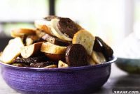 Batch Prep Garlic Bagel Chips for Monday Munchies