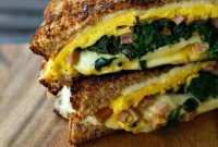 Cheesy Spinach Omelet Melt