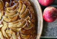 Sticky Maple Apple Flip Cake