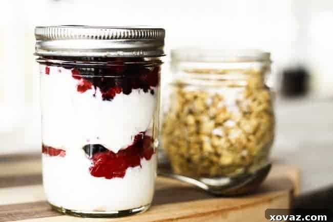 Vanilla Yogurt and Berry Parfait Recipe