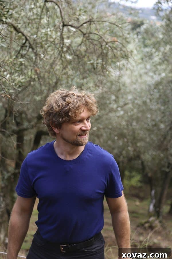 A friendly 13-year-old dog, a charming companion during the cheese farm tour.