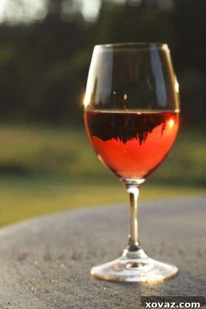 Food bloggers gather at Red Lily Vineyards Group of food bloggers enjoying an evening at Red Lily Vineyards in Oregon's picturesque wine country